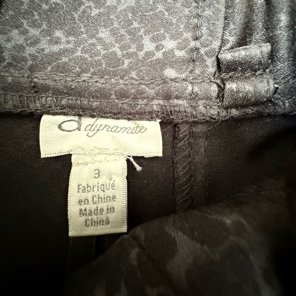 DYNAMITE Elegant Black Patterned Party Dress with pockets - Picture 3 of 8